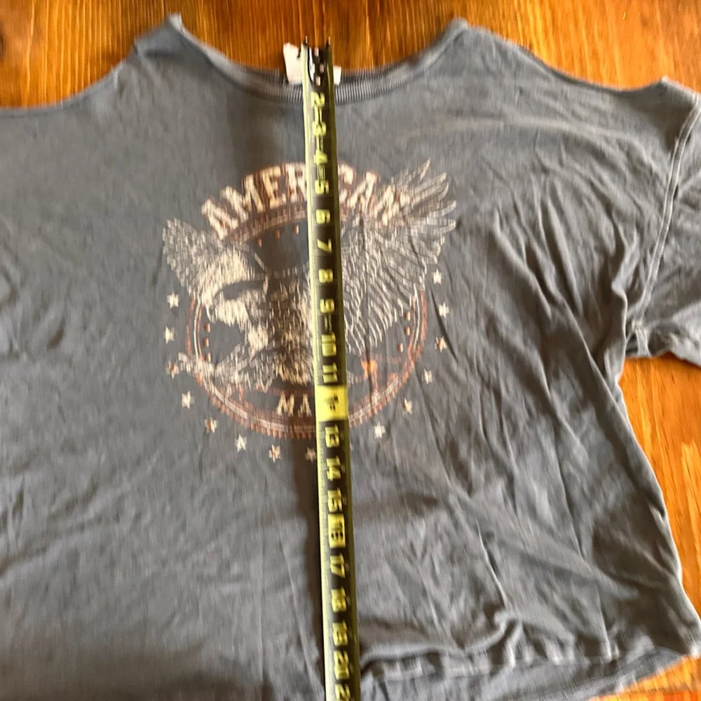 White Crow Cold Shoulder Tee Size L | Boot Barn American Made Graphic Top - Picture 6 of 8